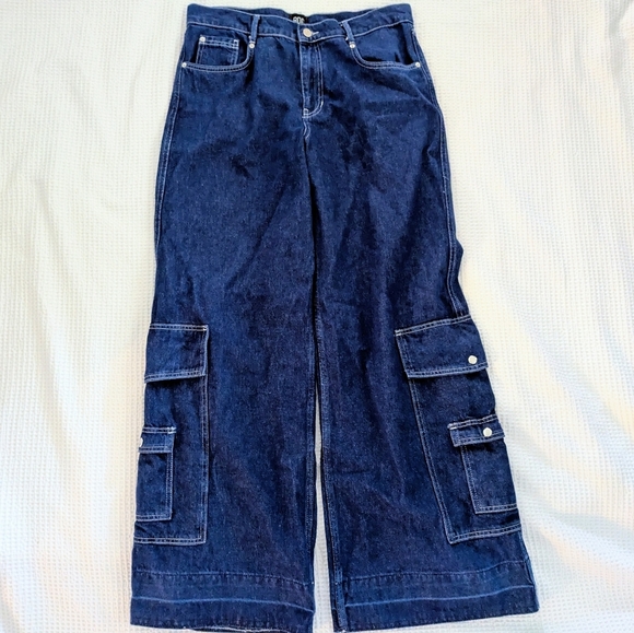 Wide-Leg Blue Jeans with Cargo Pockets Size 31 BDG - Picture 4 of 8